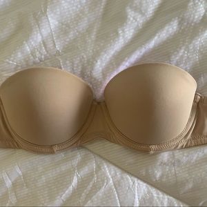 STRAPLESS NUDE BRA